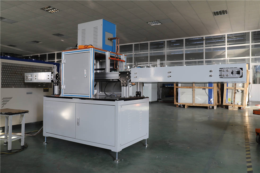 直線式全自動(dòng)感應(yīng)釬焊設(shè)備 . 直線式高頻加熱散熱器釬焊機(jī)